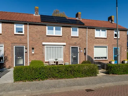 Tussenwoning te koop: Prinses Irenelaan 6, Nieuwendijk