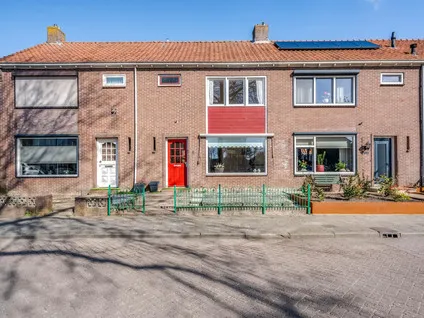 Tussenwoning te koop: Prinses Irenestraat 25, Binnenlanden-West Genemuiden