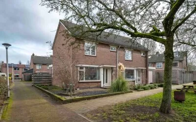 Twee-onder-één-kap te koop: Prinses Irenestraat 4, Olst Centrum-West Olst