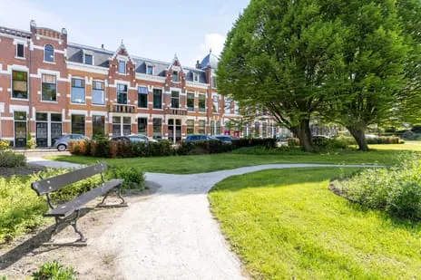 Tussenwoning te koop: Prinses Julianapark 12, Stationsbuurt Sneek