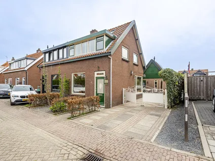 Twee-onder-één-kap te koop: Prinses Margrietstraat 12, BH west Hardinxveld-Giessendam