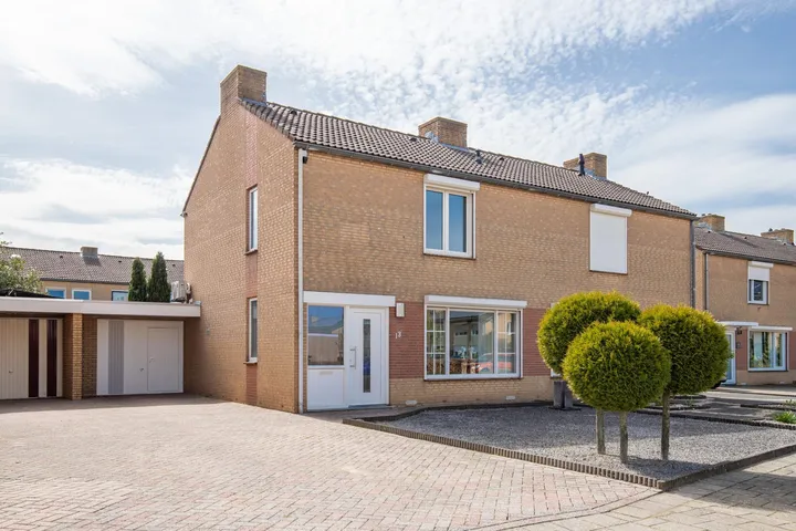 Hoekwoning te koop: Prinses Margrietstraat 13, Echt Centrum Echt