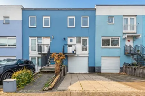 Tussenwoning te koop: Prismastraat 48, Regenboogbuurt West Almere