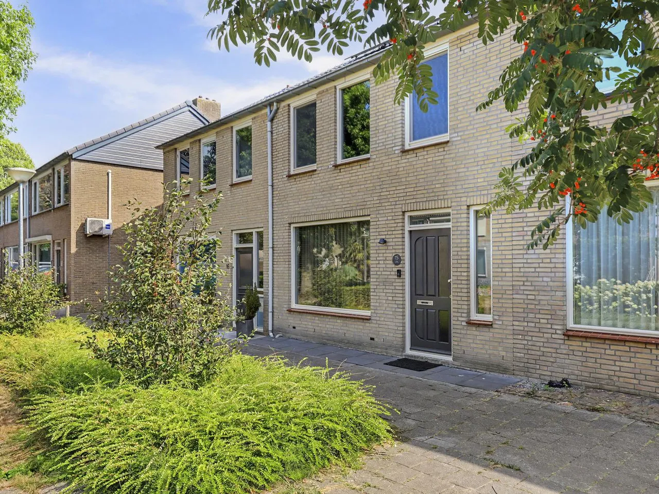 Tussenwoning te koop: Prof. Krabbestraat 15, Waalwijk