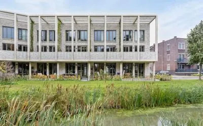 Tussenwoning te koop: Prof. Gunninglaan 21, Maria Montessorilaan en omgeving Dordrecht