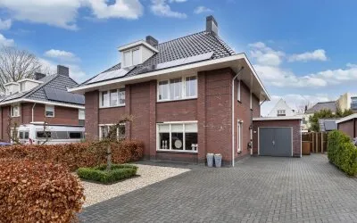 Twee-onder-één-kap te koop: Prof dr Cleveringastraat 13, Midden Heerenveen
