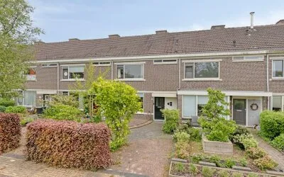 Tussenwoning te koop: Prof ten Doesschatestraat 271, De Maer Heemskerk
