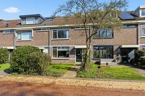 Tussenwoning te koop: Prof ten Doesschatestraat 303, De Maer Heemskerk