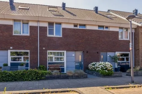 Tussenwoning te koop: Professor Holwerdalaan 77, Hoogeland West Naaldwijk