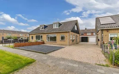 Twee-onder-één-kap te koop: Professor Loréstraat 12, Franeker Professorenbuurt Franeker