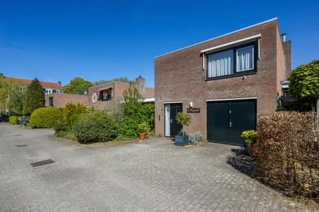 Tussenwoning te koop: Professor Schlichtingstraat 5, Galgenveld Nijmegen
