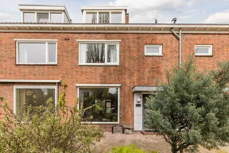 Tussenwoning te koop: Professor van der Grintenstraat 6, Galgenveld Nijmegen