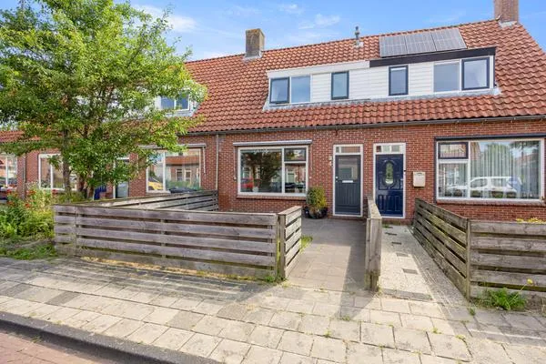 Tussenwoning te koop: Professor Wassenberghstraat 4, Franeker Professorenbuurt Franeker