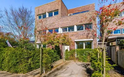 Vrijstaande woning te koop: Professor Pigracht 22, Stripheldenbuurt Midden- west Almere