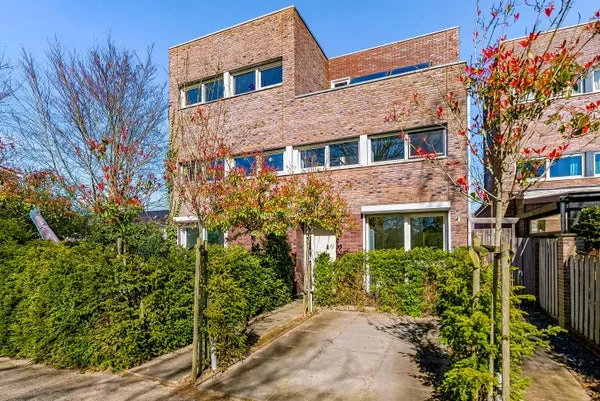 Vrijstaande woning te koop: Professor Pigracht 22, Stripheldenbuurt Midden- west Almere