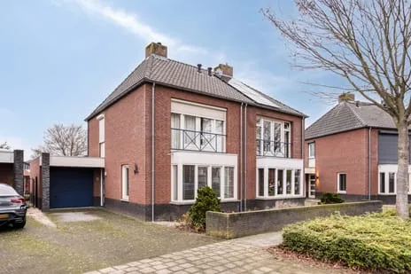 Twee-onder-één-kap te koop: Professor Schreinemakersstraat 29, Vrijveld Roermond