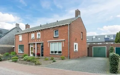 Twee-onder-één-kap te koop: Professor vd Veldenstraat 3, Boekel Boekel