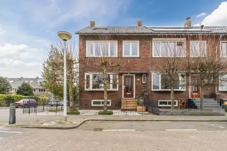 Hoekwoning te koop: Provincialeweg 328, Schilders- en Waddenbuurt Zaandam