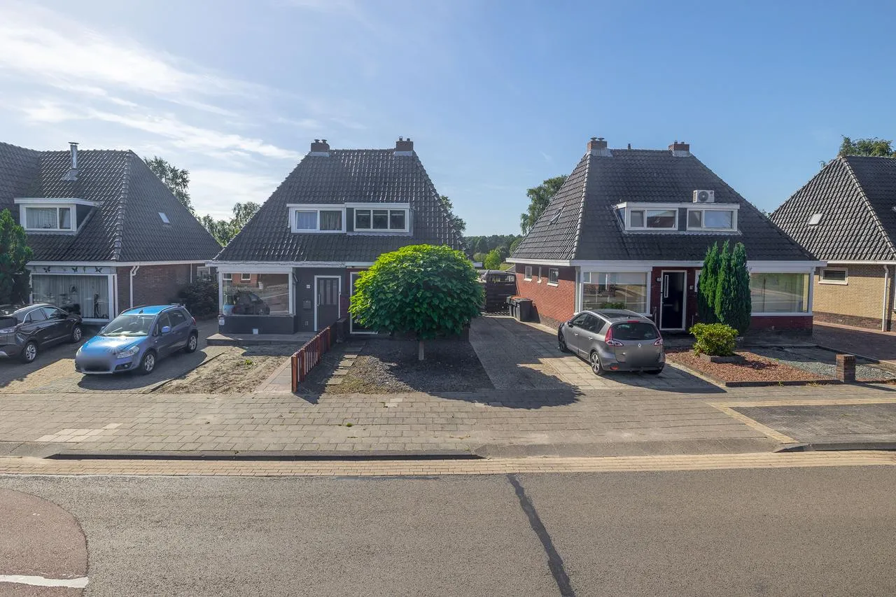 Twee-onder-één-kap te koop: Provincialeweg 67, Heiligerlee