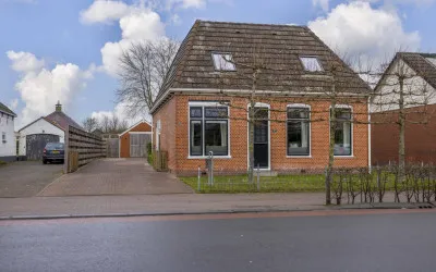 Vrijstaande woning te koop: Provincialeweg 97, Doezum Doezum