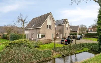 Twee-onder-één-kap te koop: Provincialeweg Oost 94A, Haastrecht-Dorpskern Haastrecht