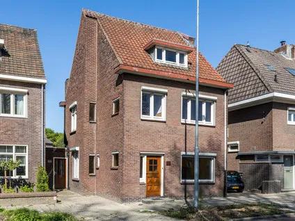 Hoekwoning te koop: Provincialeweg Zuid 17, Oirsbeek Oirsbeek