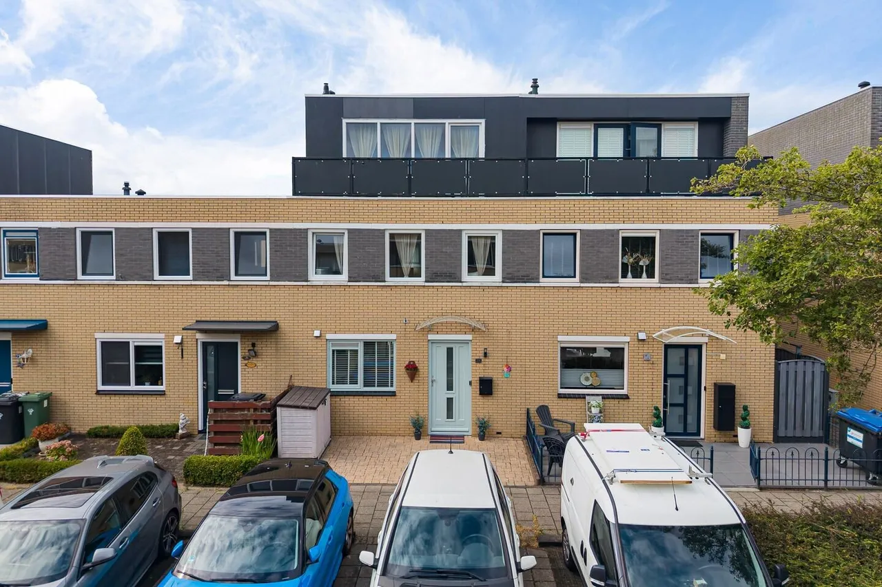 Tussenwoning te koop: Pruisisch blauw 19, Zoetermeer