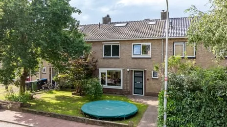 Tussenwoning te koop: Prunuslaan 20, Dorp Warnsveld Warnsveld
