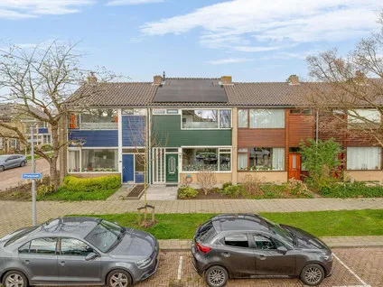Tussenwoning te koop: Prunuslaan 3, Rozenburg Rozenburg
