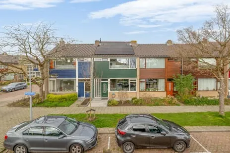 Tussenwoning te koop: Prunuslaan 3, Rozenburg (Zh)