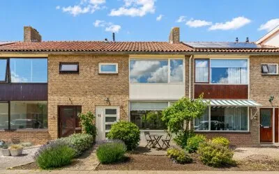 Terraced house for sale: Prunusstraat 11, Bomenbuurt Alphen Aan Den Rijn