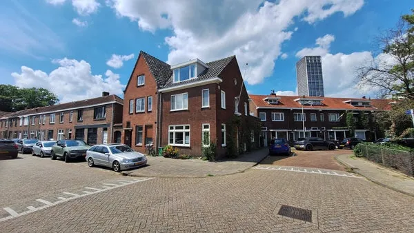 Kamer te huur: Prunusstraat, Bomenbuurt Midden Tilburg