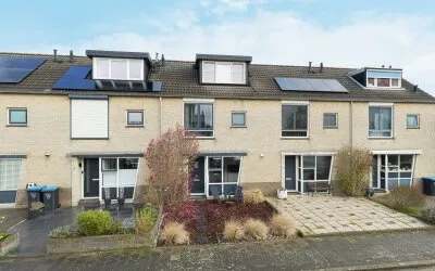 Tussenwoning te koop: Puccinistraat 5, Nieuweland 1 Barendrecht