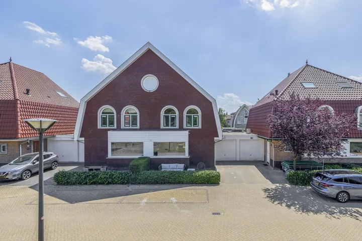 Tussenwoning te koop: Pulsi Balonishof 16, Capelle Aan Den Ijssel