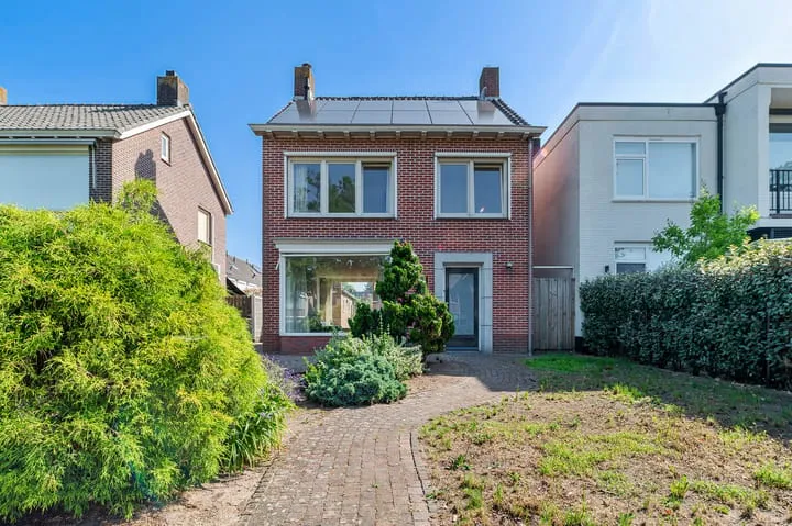 Detached house for sale: Putseweg 37, Hoogerheide Hoogerheide