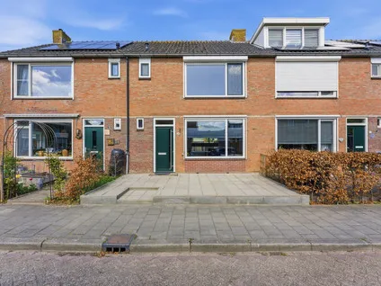Tussenwoning te koop: Putstraat 24, Streefkerk