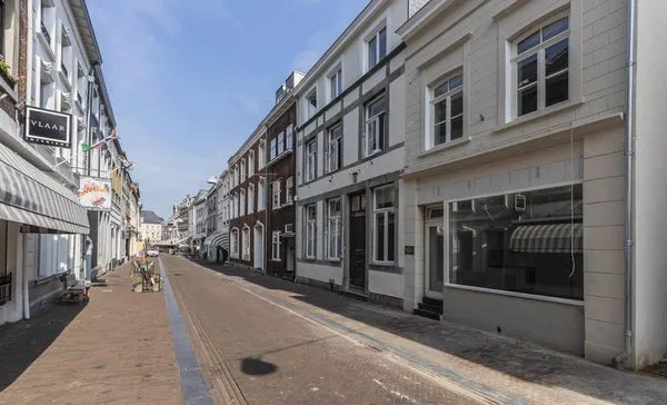 Studio te huur: Putstraat 24E, Sittard-Centrum Sittard