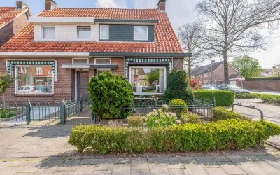 Twee-onder-één-kap te koop: Putstraat 93, Waalwijk