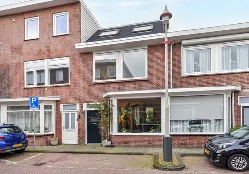 Tussenwoning te koop: Puttensestraat 46, 'S-Gravenhage