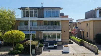 Twee-onder-één-kap te koop: Pyrolalaan 96, Kijkduin 'S-Gravenhage