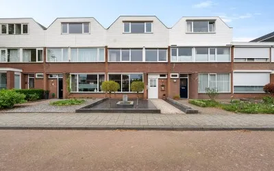 Tussenwoning te koop: Quirijn van Amelsfoortstraat 27, Hintham zuid Rosmalen