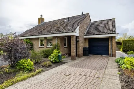 Vrijstaande woning te koop: R. Ritzemastraat 8, Leens Leens