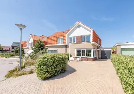 Corner house for sale: R.W. van de Wintstraat 6, Huisduinen Huisduinen
