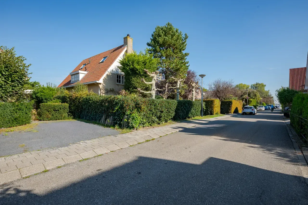 Vrijstaande woning te koop: Raadhuislaan 22B, Leimuiden