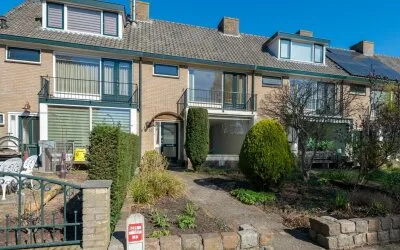 Tussenwoning te koop: Raadhuislaan 52, Zuidbuurt Eemnes