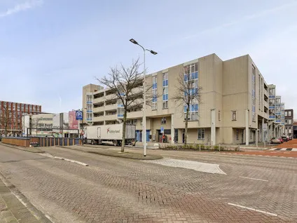 Appartement te koop: Raadhuislaan 98, Spijkenisse