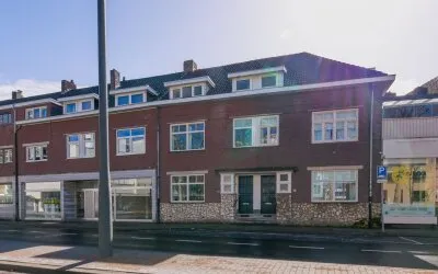 Tussenwoning te koop: Raadhuisplein 15, Op de Nobel Heerlen