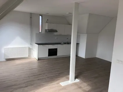 Apartment for rent: Raadhuisplein 1P, Vries Vries