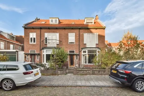 Twee-onder-één-kap te koop: Raadhuisplein 24, Bomenbuurt-oost Haarlem
