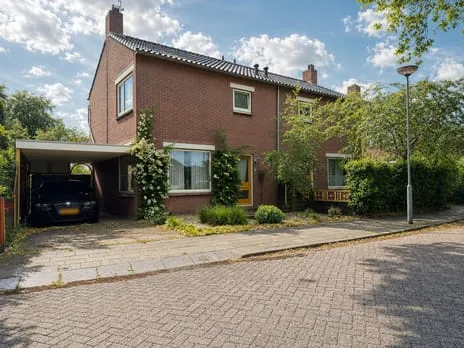 Twee-onder-één-kap te koop: Raadhuisstraat 10, Wijdenes Wijdenes